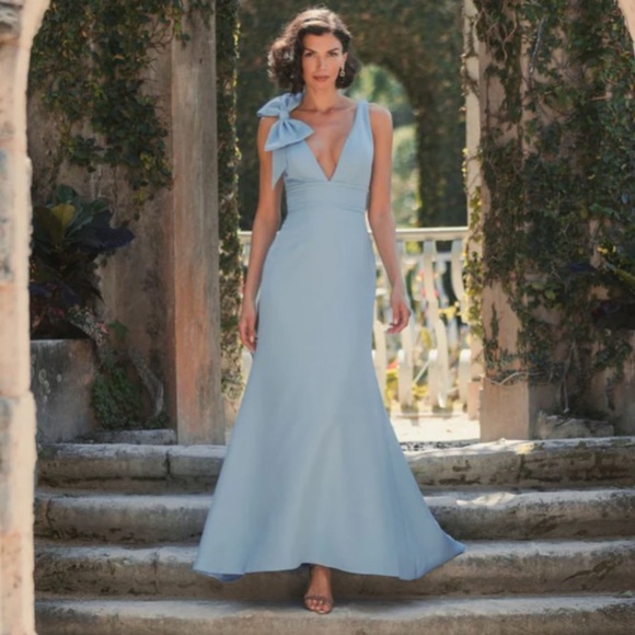 MAC DUGGAL Sleeveless V Neck Bow Detail Mermaid Gown - New With Tags (NWT) - Picture 5 of 11